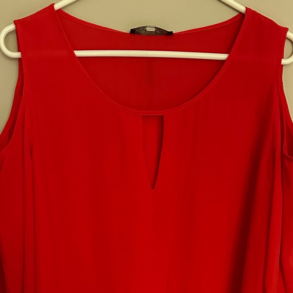 ROSE & OLIVE size XL, Elegant Red, Cold Shouldered, Long Sleeved Top. NWT! - Picture 4 of 7
